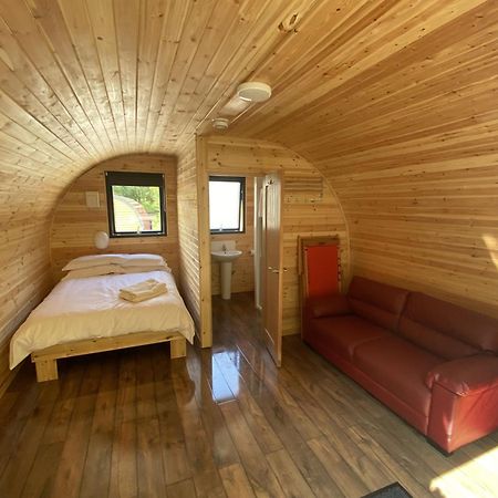 Villa Earth Pod 2 Pet Friendly Neath Exterior foto